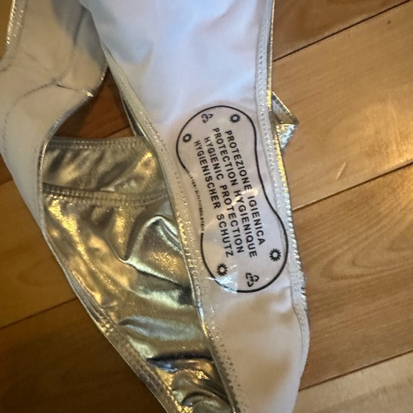 NWT silver metallic bikini set size small - Picture 4 of 6